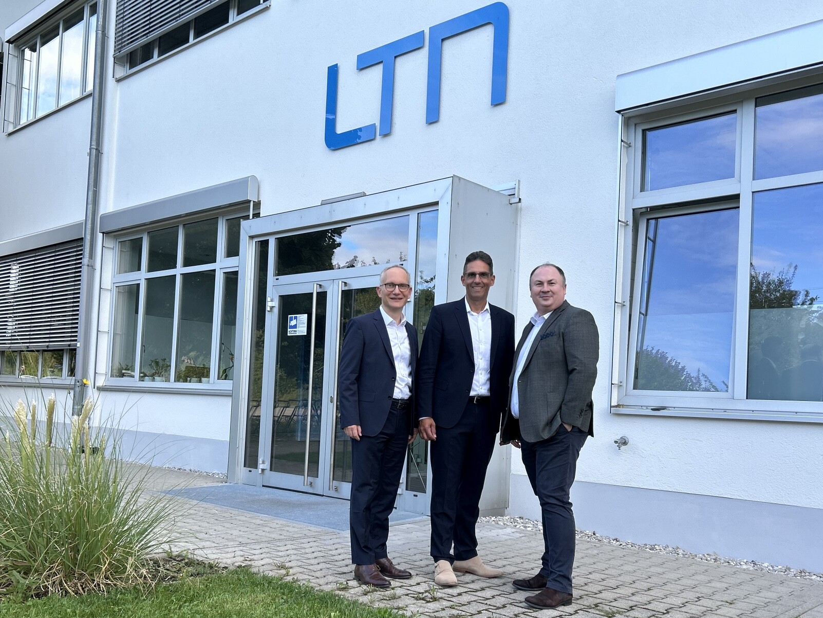 V.l.n.r.: Frank Reimold, Thomas Englmann und Alexander Tewes V.l.n.r.: Frank Reimold, Thomas Englmann und Alexander Tewes